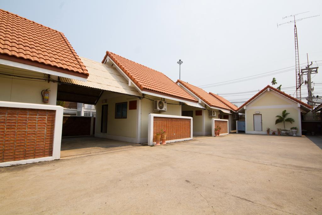 Bualuang Hotel Ang Thong Zewnętrze zdjęcie